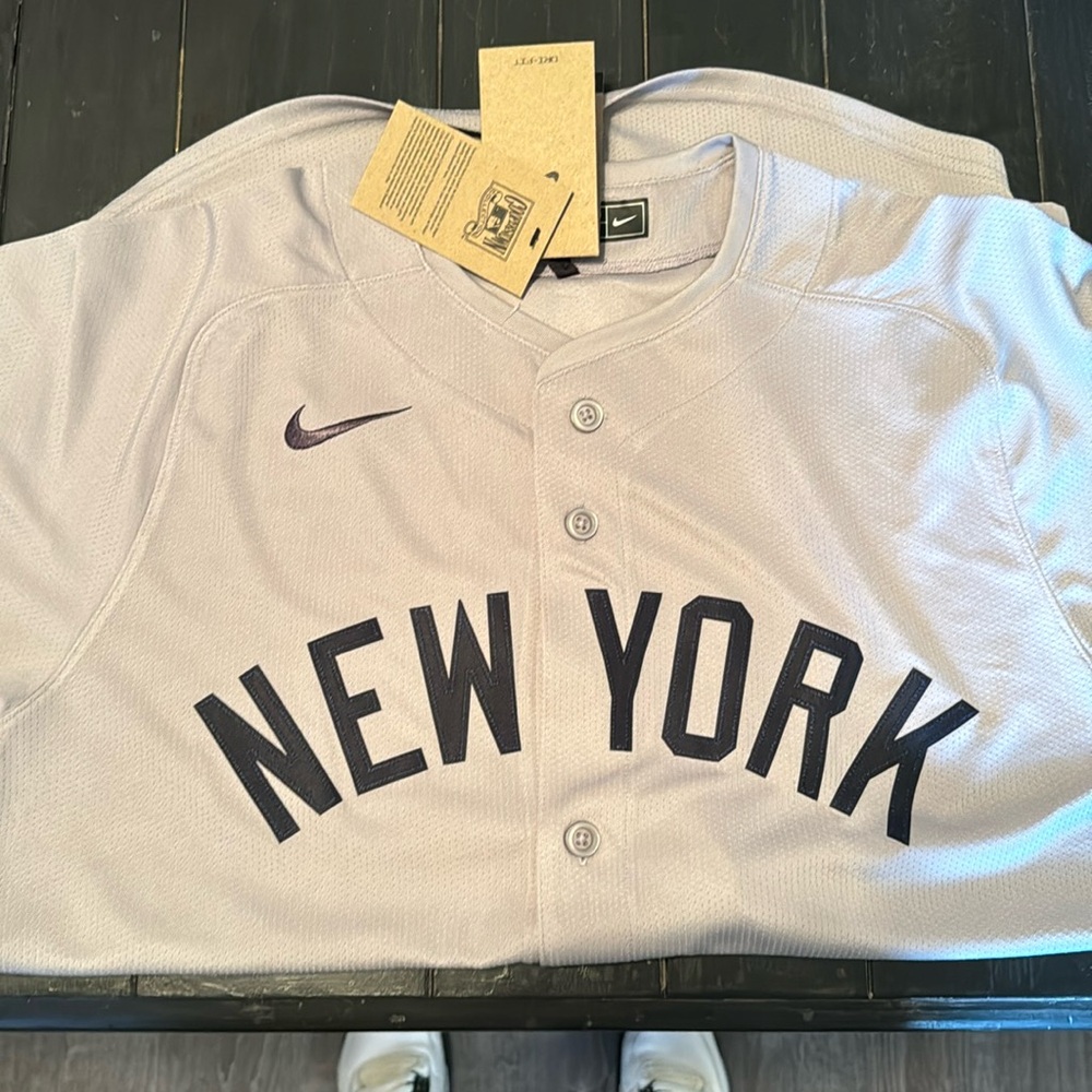 MLB New York jersey Derek Jeter size medium